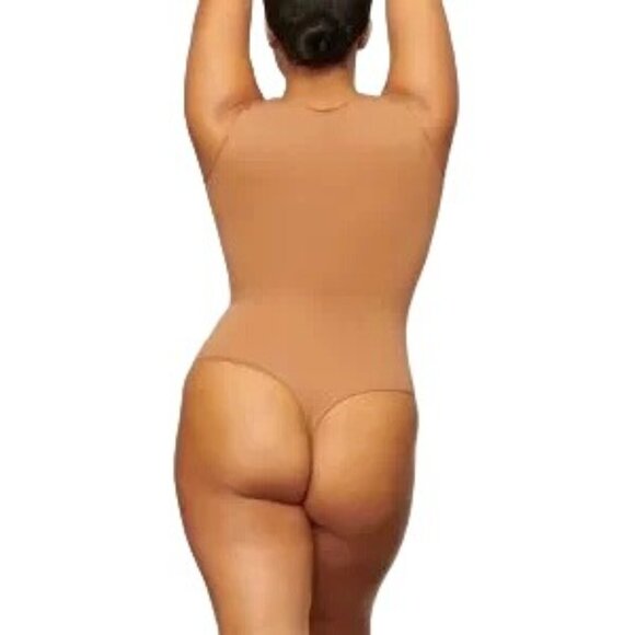 SKIMS Essential Crew Neck Sleeveless Bodysuit Camel 2X/3X - Picture 3 of 10